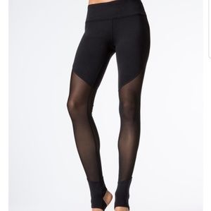 ALO Yoga Show Off Legging